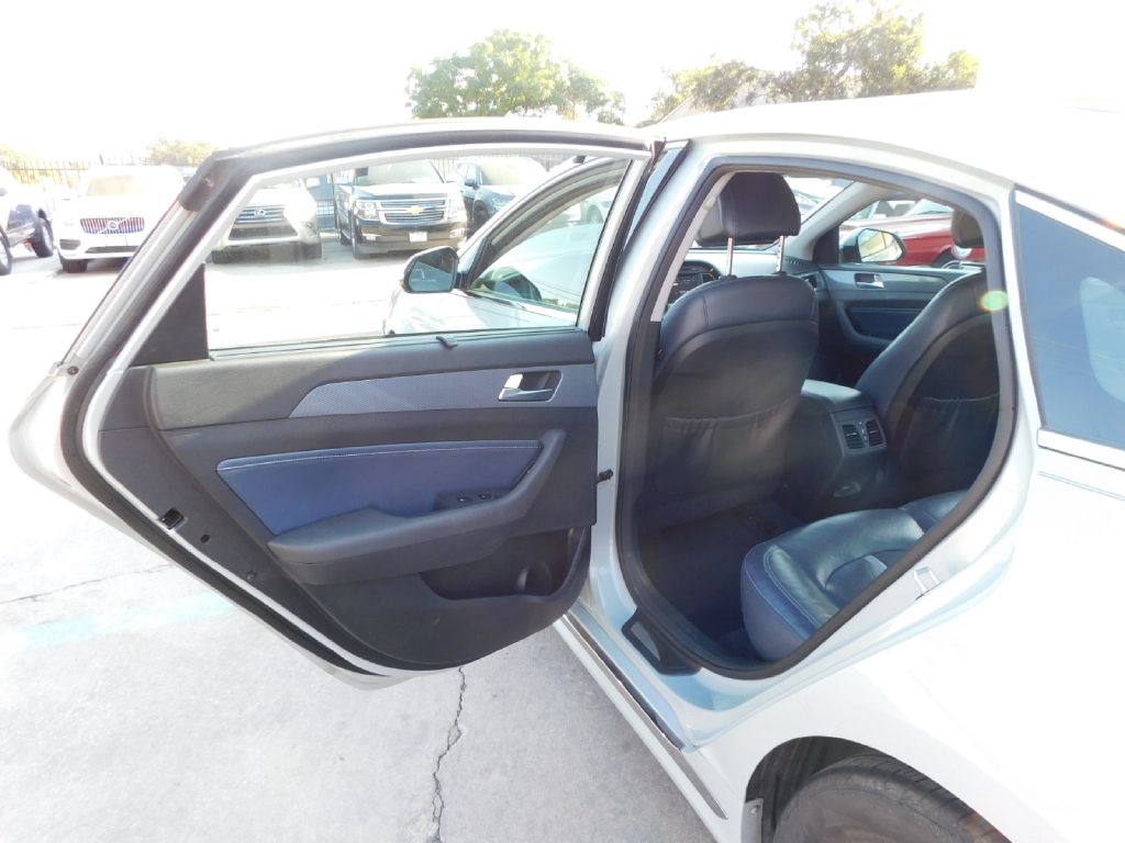 Used Car 2016 Hyundai Sonata  Hybrid For Sale Under $10,000 In San Antonio, Texas