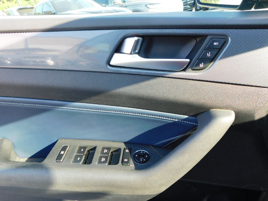 Used Car 2016 Hyundai Sonata  Hybrid For Sale Under $10,000 In San Antonio, Texas