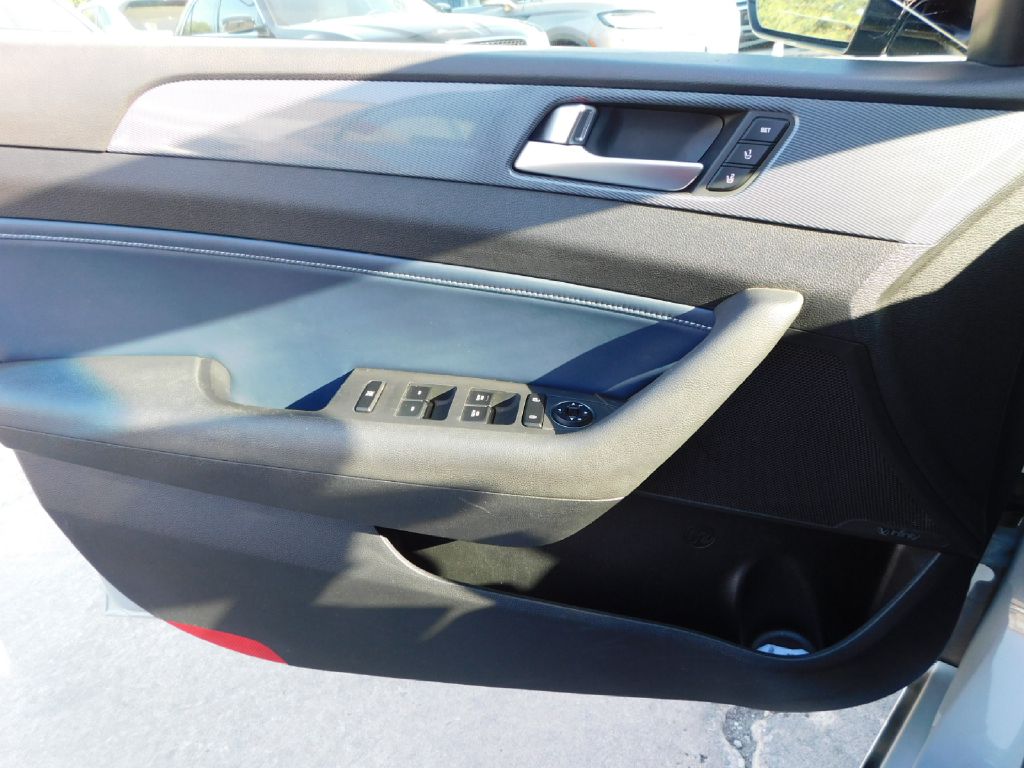 Used Car 2016 Hyundai Sonata  Hybrid For Sale Under $10,000 In San Antonio, Texas