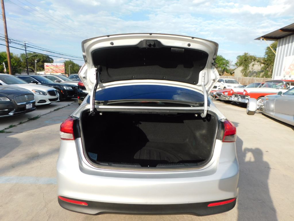 Used Car 2018 Kia Forte  Lx For Sale Under $10,000 In San Antonio, Texas