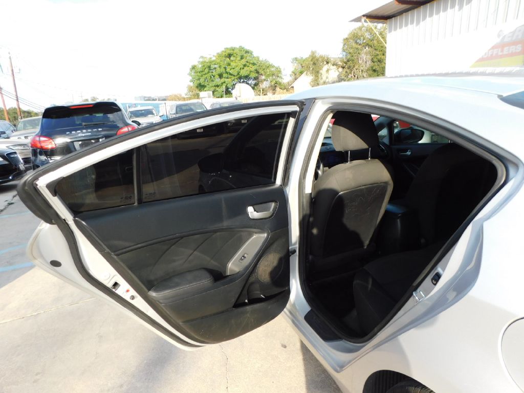 Used Car 2018 Kia Forte  Lx For Sale Under $10,000 In San Antonio, Texas