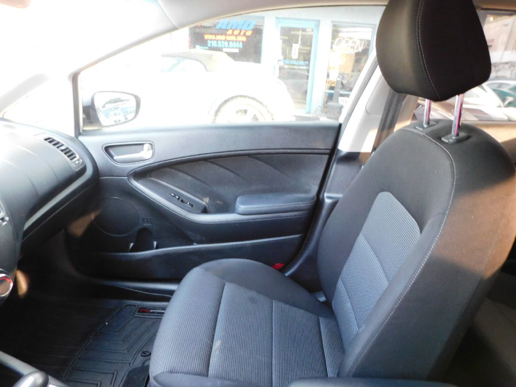 Used Car 2018 Kia Forte  Lx For Sale Under $10,000 In San Antonio, Texas