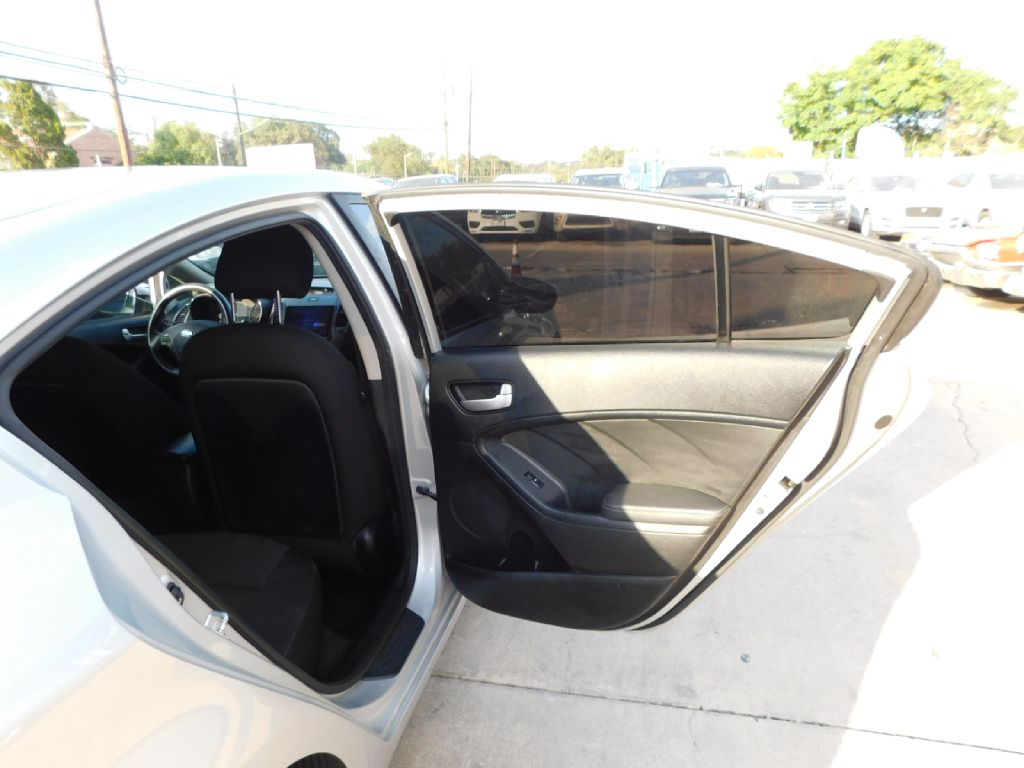 Used Car 2018 Kia Forte  Lx For Sale Under $10,000 In San Antonio, Texas