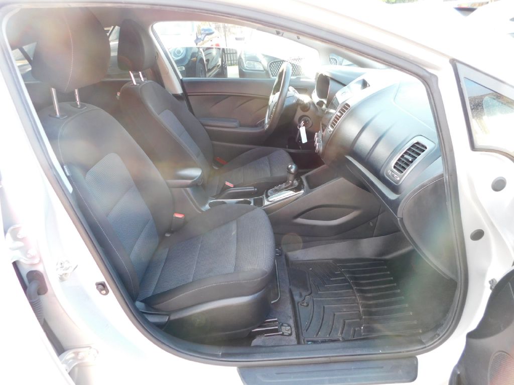 Used Car 2018 Kia Forte  Lx For Sale Under $10,000 In San Antonio, Texas