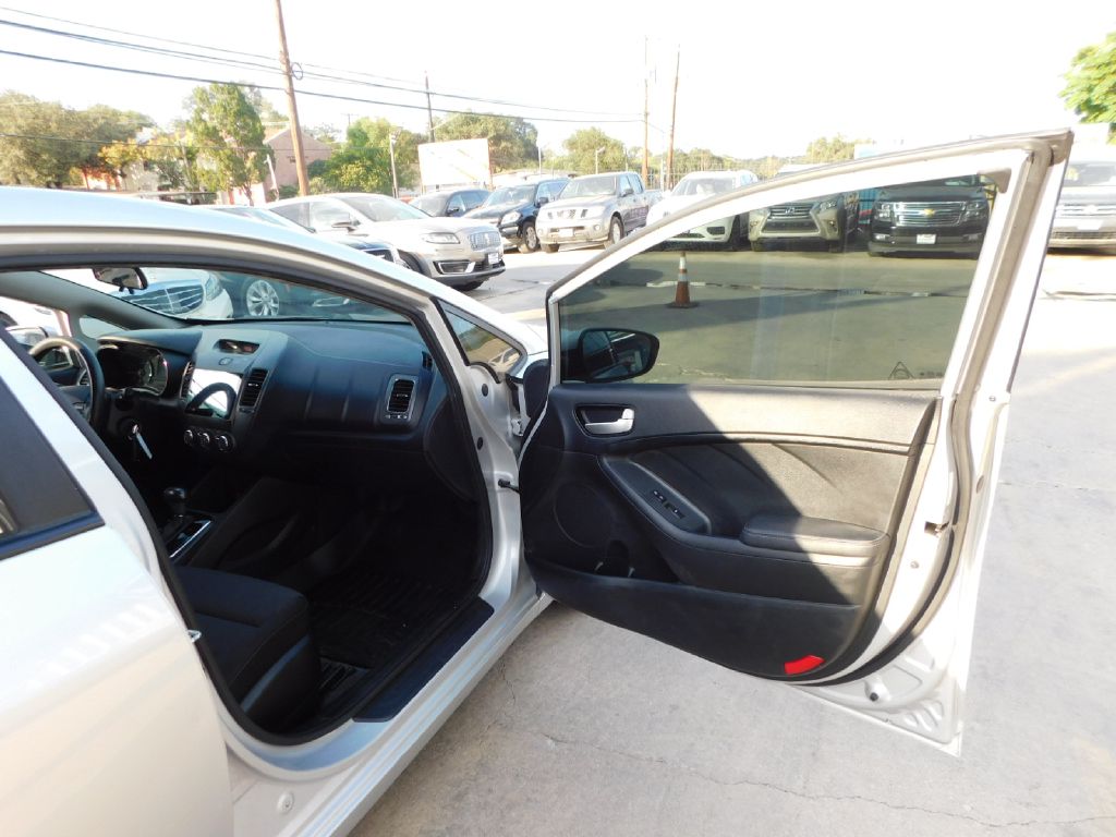 Used Car 2018 Kia Forte  Lx For Sale Under $10,000 In San Antonio, Texas