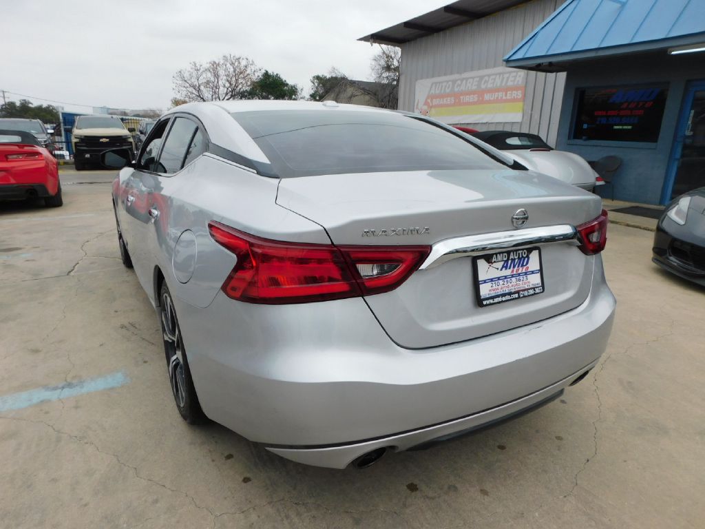 Used Car 2017 Nissan Maxima  3.5s For Sale Under $10,000 In San Antonio, Texas