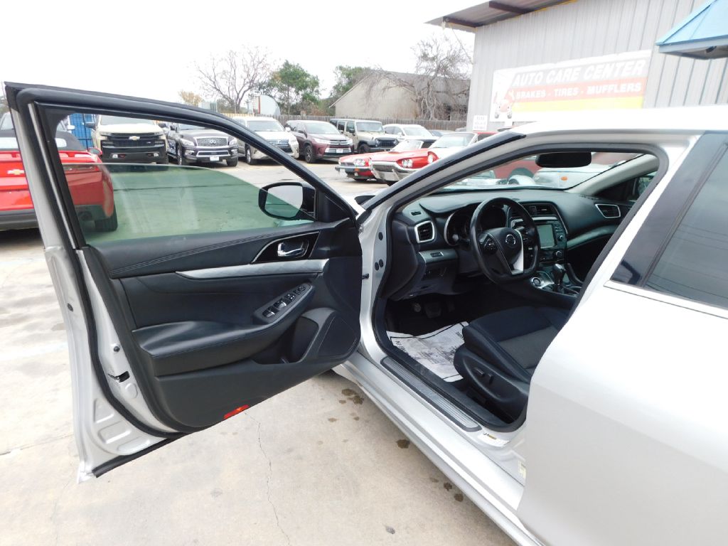 Used Car 2017 Nissan Maxima  3.5s For Sale Under $10,000 In San Antonio, Texas