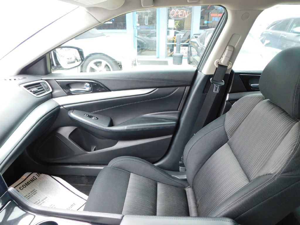 Used Car 2017 Nissan Maxima  3.5s For Sale Under $10,000 In San Antonio, Texas