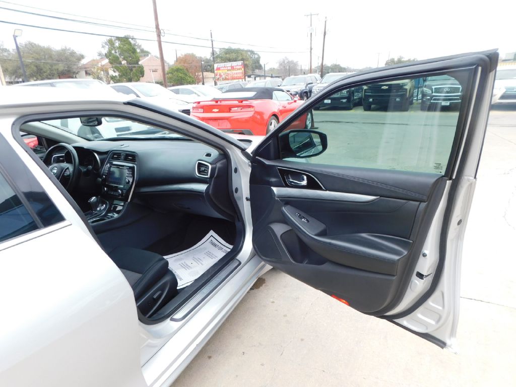 Used Car 2017 Nissan Maxima  3.5s For Sale Under $10,000 In San Antonio, Texas