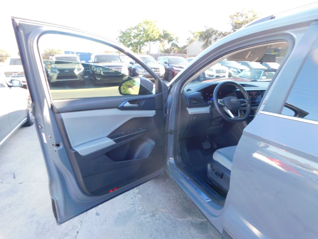 Used Car 2022 Volkswagen Taos  Se For Sale Under $20,000 In San Antonio, Texas