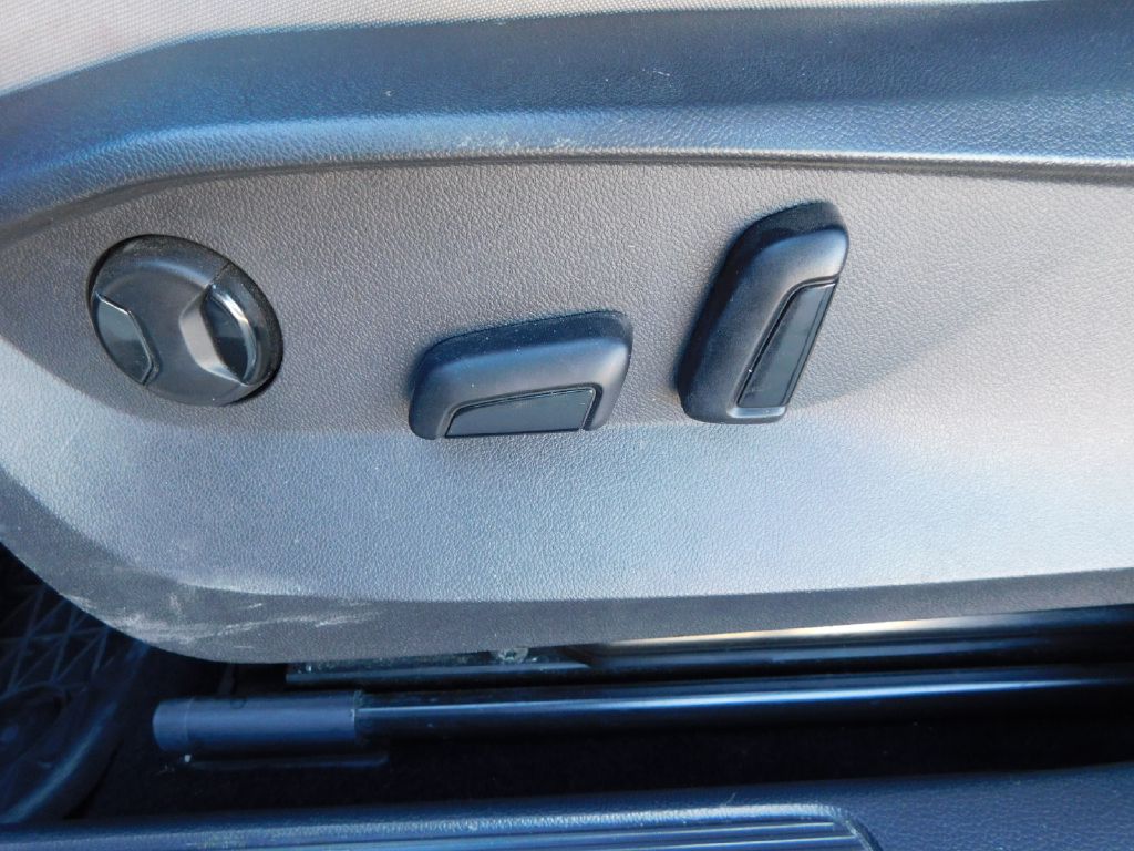 Used Car 2022 Volkswagen Taos  Se For Sale Under $20,000 In San Antonio, Texas