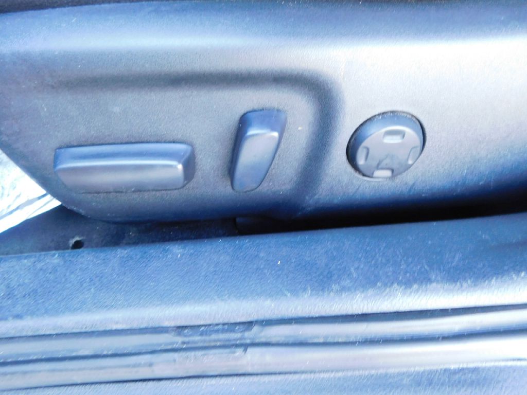 Used Car 2016 Toyota Avalon  Xle For Sale Under $12,000 In San Antonio, Texas