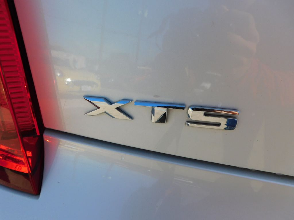 Used Car 2014 Cadillac Xts  Platinum For Sale Under $12,000 In San Antonio, Texas