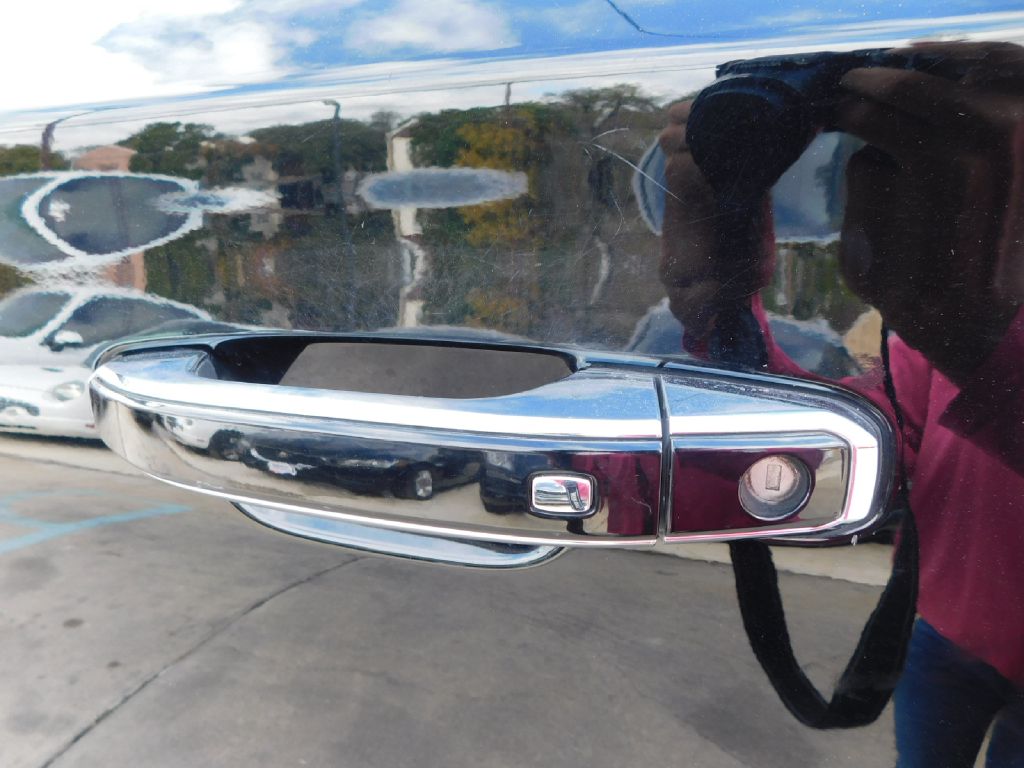 Used Car 2018 Chevrolet Suburban  1500 Premier For Sale Under $20,000 In San Antonio, Texas