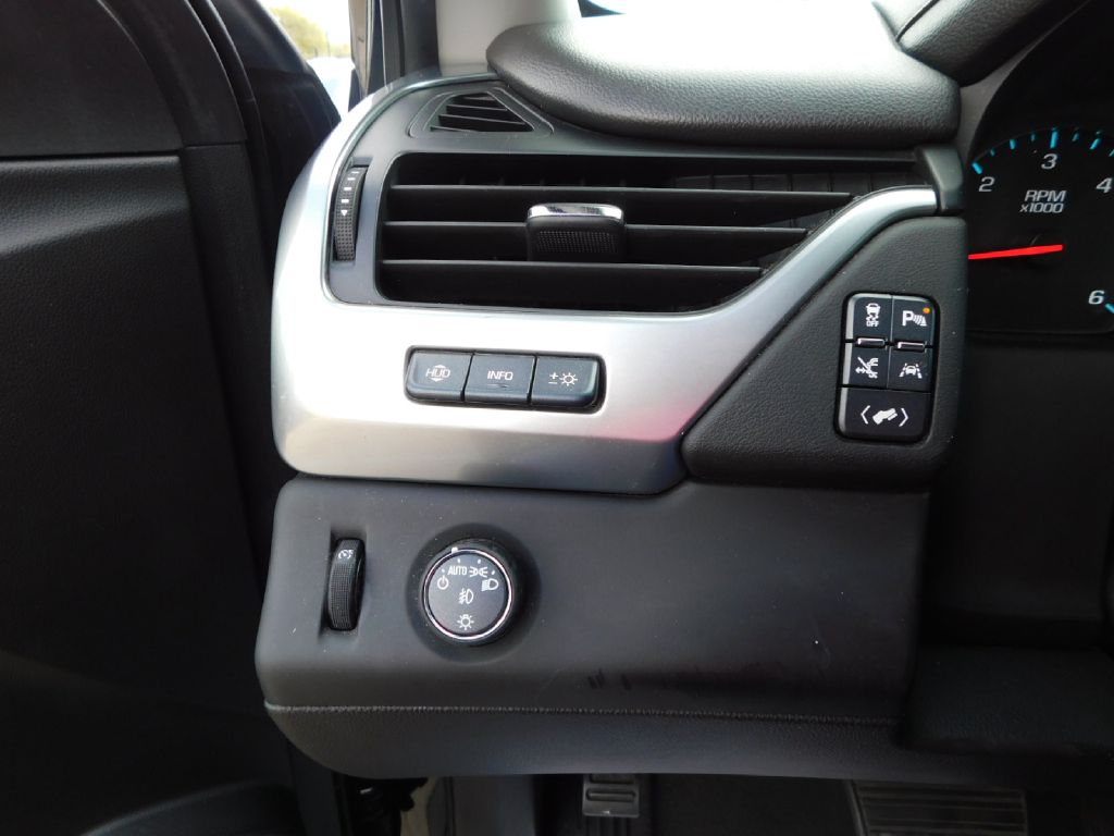 Used Car 2018 Chevrolet Suburban  1500 Premier For Sale Under $20,000 In San Antonio, Texas