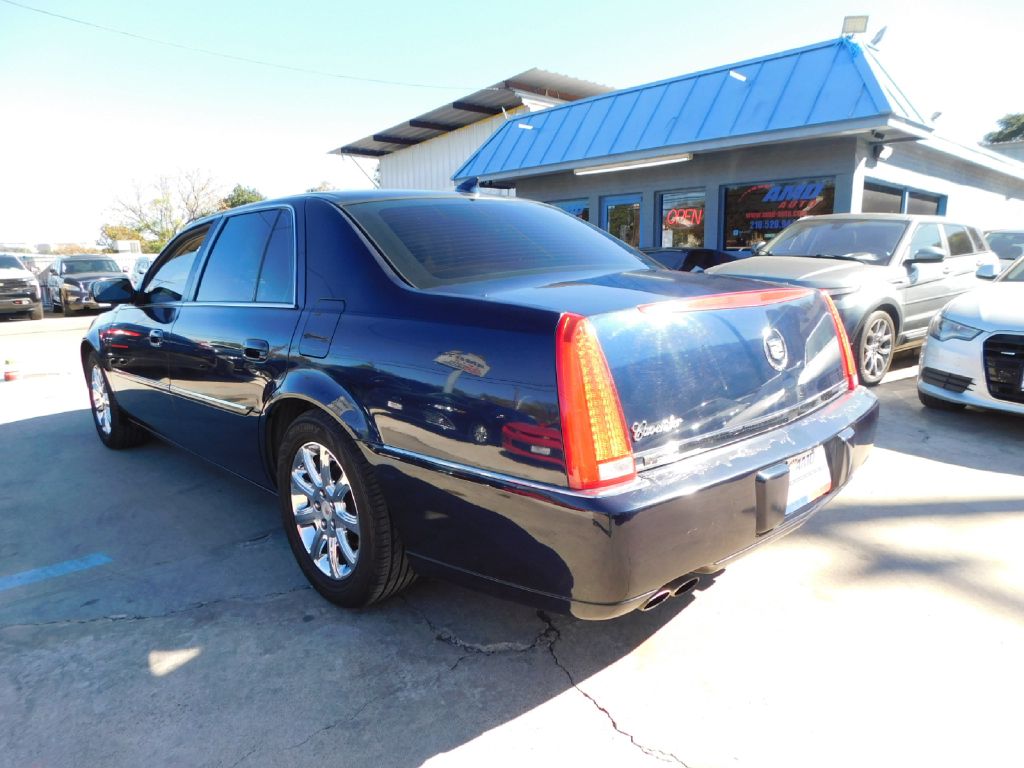 Used Car 2009 Cadillac Dts  For Sale Under $10,000 In San Antonio, Texas