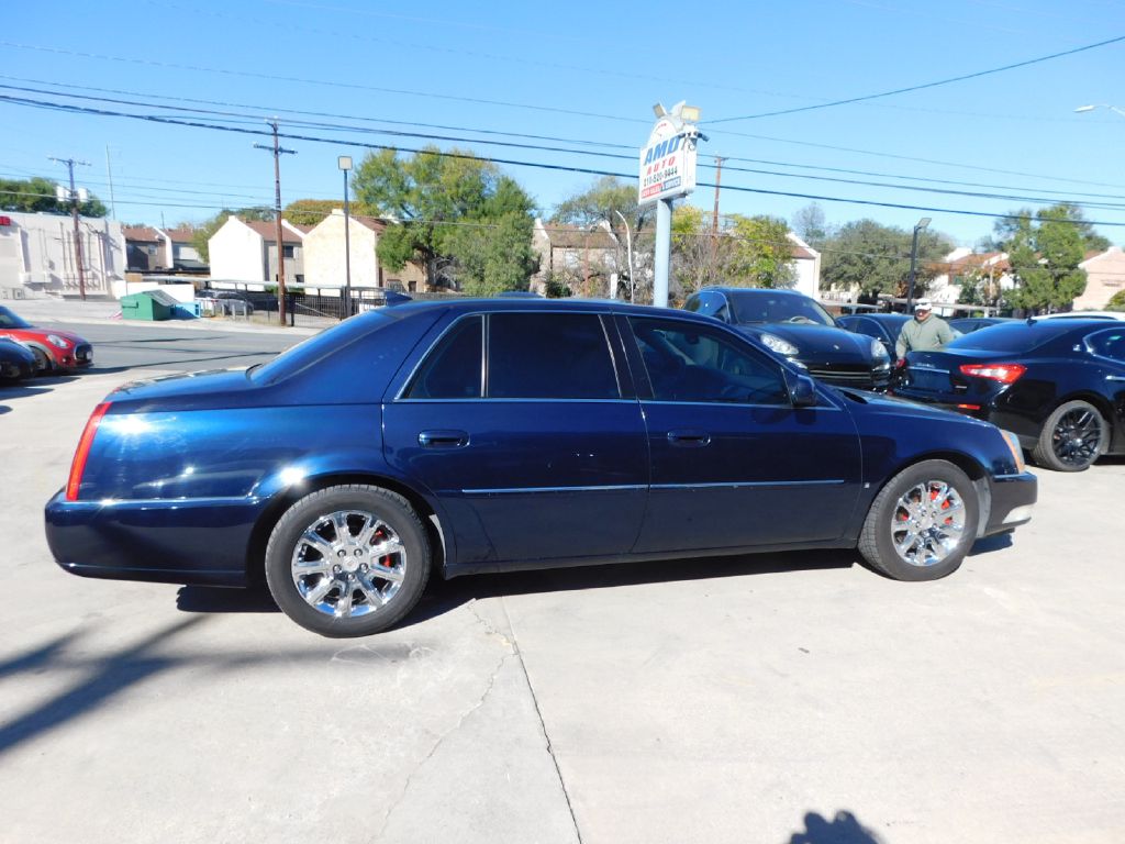 Used Car 2009 Cadillac Dts  For Sale Under $10,000 In San Antonio, Texas