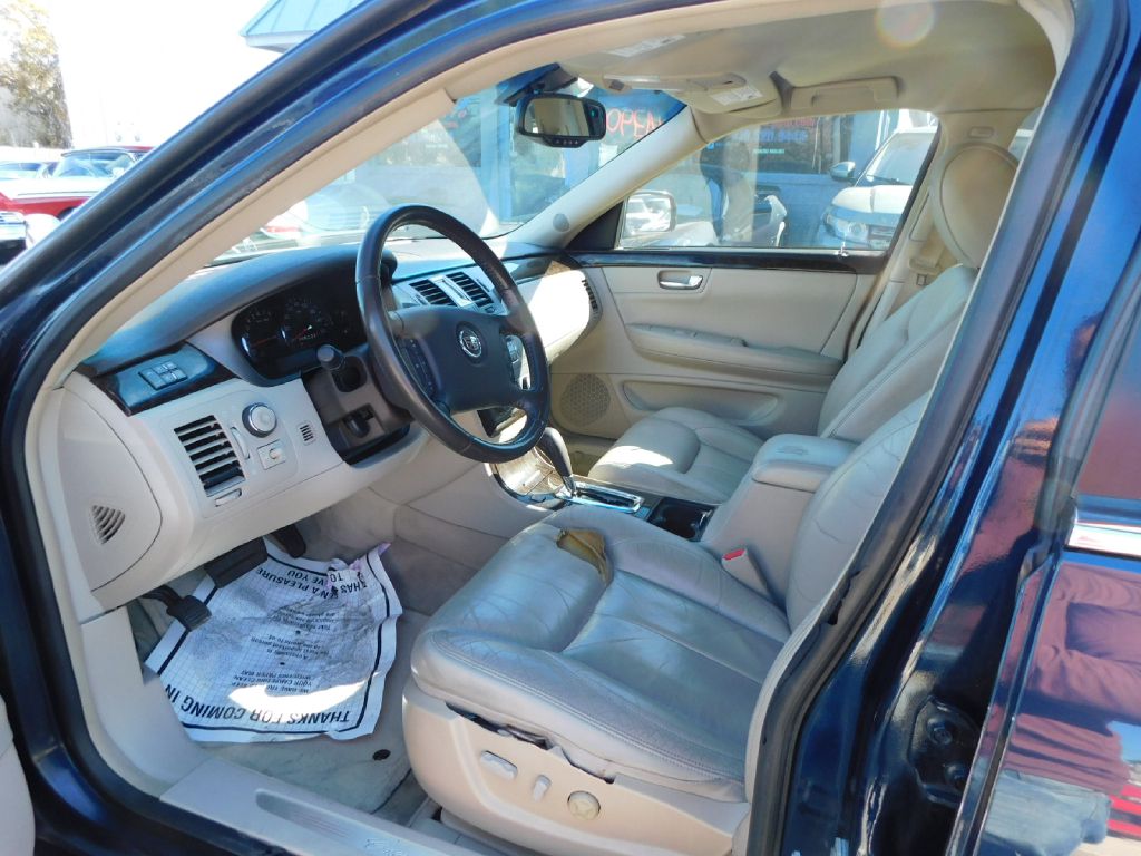 Used Car 2009 Cadillac Dts  For Sale Under $10,000 In San Antonio, Texas