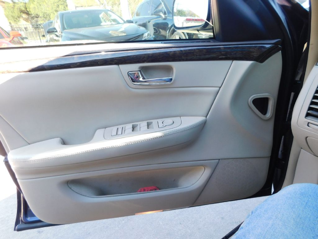 Used Car 2009 Cadillac Dts  For Sale Under $10,000 In San Antonio, Texas