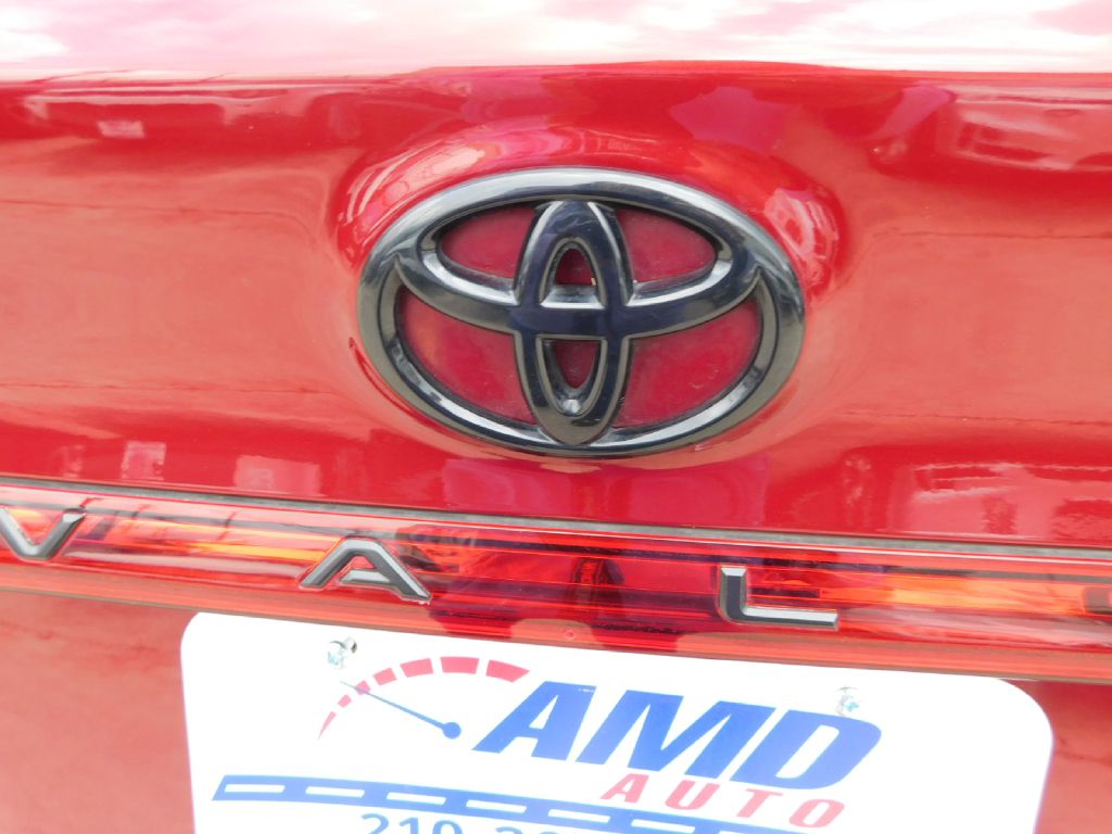 Used Car 2019 Toyota Avalon  Xle For Sale Under $15,000 In San Antonio, Texas