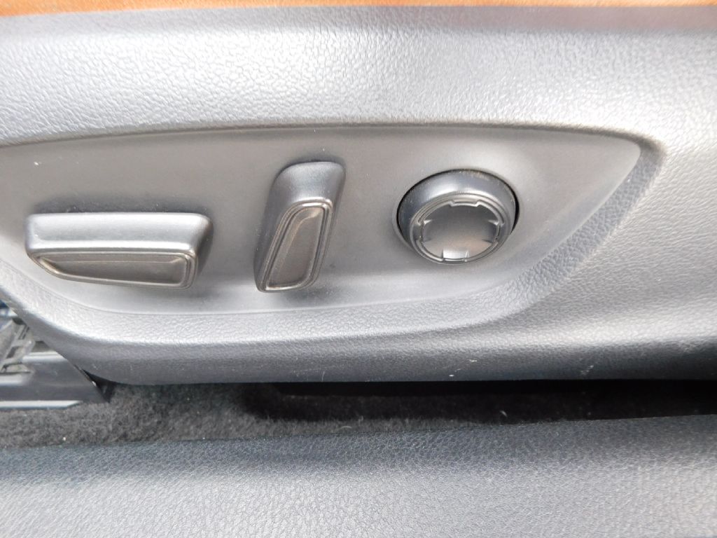 Used Car 2019 Toyota Avalon  Xle For Sale Under $15,000 In San Antonio, Texas