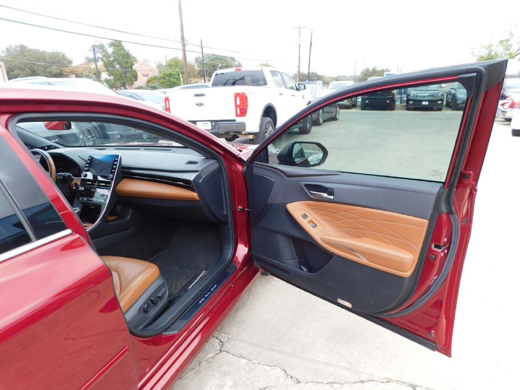 Used Car 2019 Toyota Avalon  Xle For Sale Under $15,000 In San Antonio, Texas