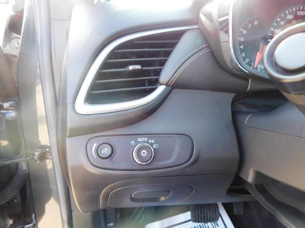 Used Car 2017 Chevrolet Trax  1lt For Sale Under $10,000 In San Antonio, Texas