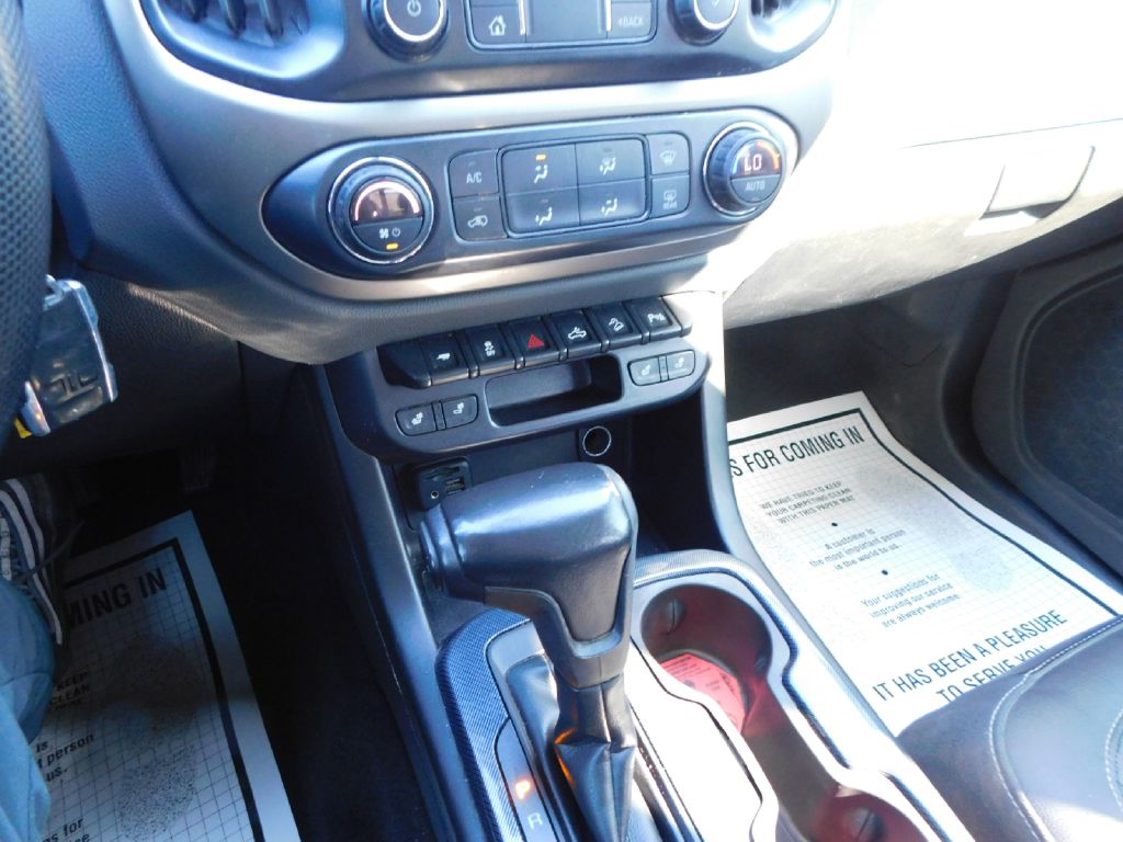 Used Car 2019 Chevrolet Colorado  Z71 For Sale Under $15,000 In San Antonio, Texas