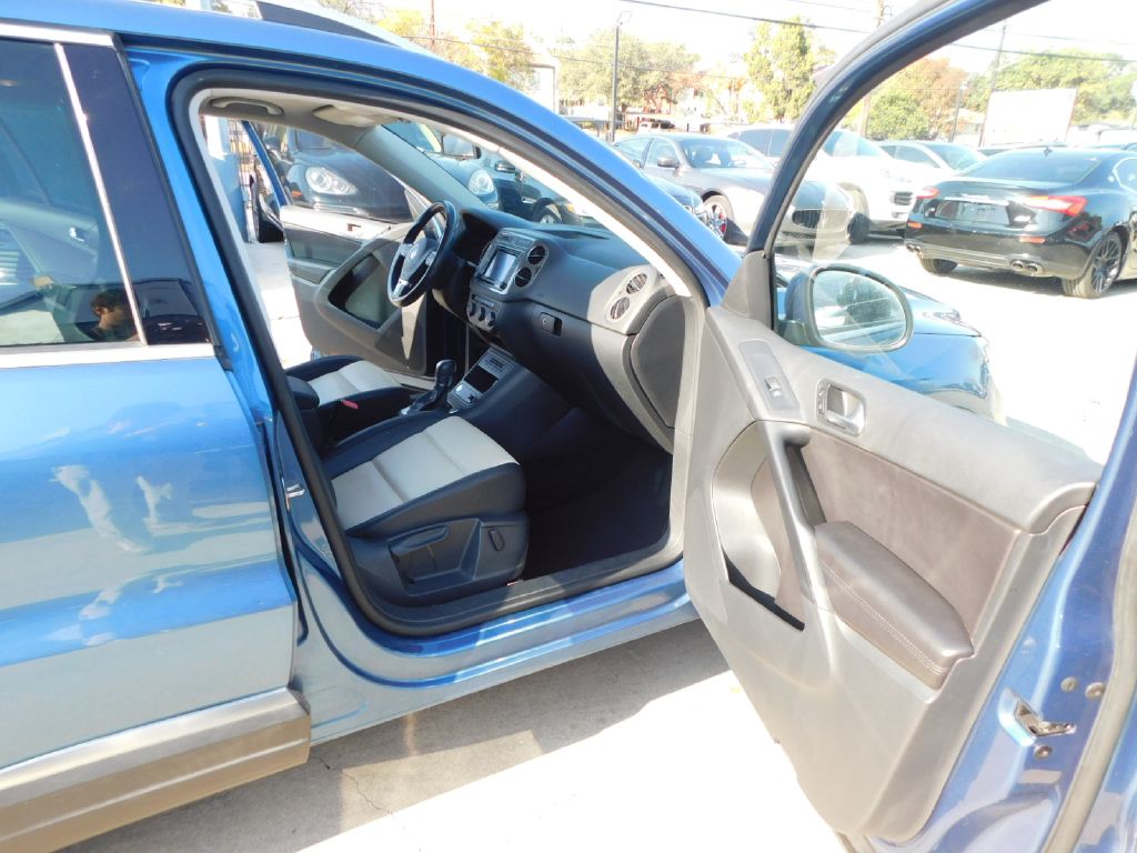 Used Car 2017 Volkswagen Tiguan  Wolfsburg For Sale Under $10,000 In San Antonio, Texas