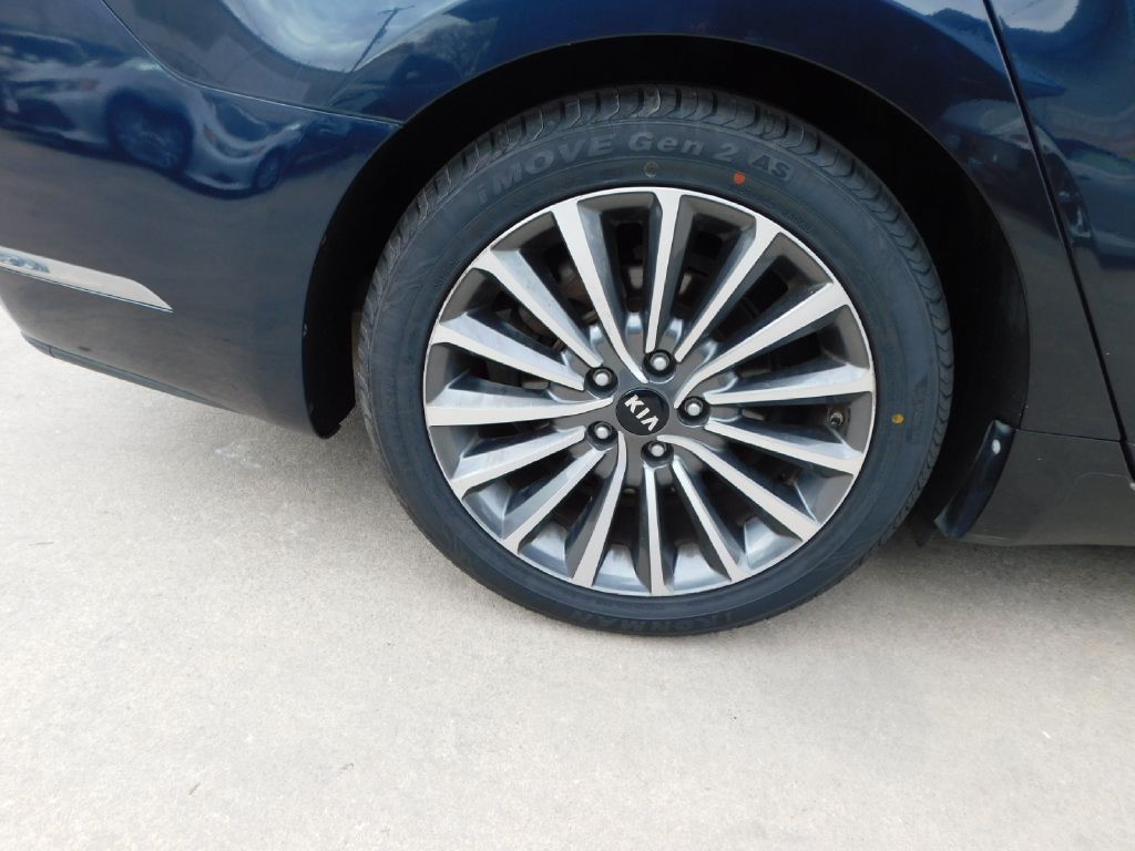 Used Car 2017 Kia Cadenza  Premium For Sale Under $12,000 In San Antonio, Texas