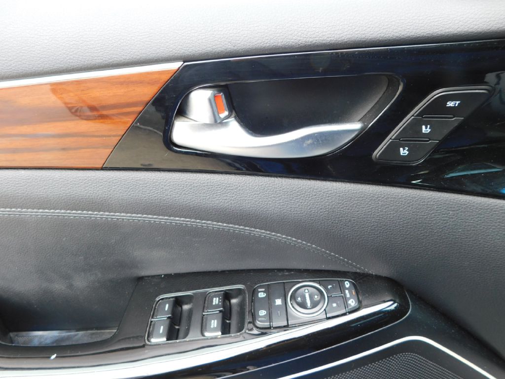 Used Car 2017 Kia Cadenza  Premium For Sale Under $12,000 In San Antonio, Texas