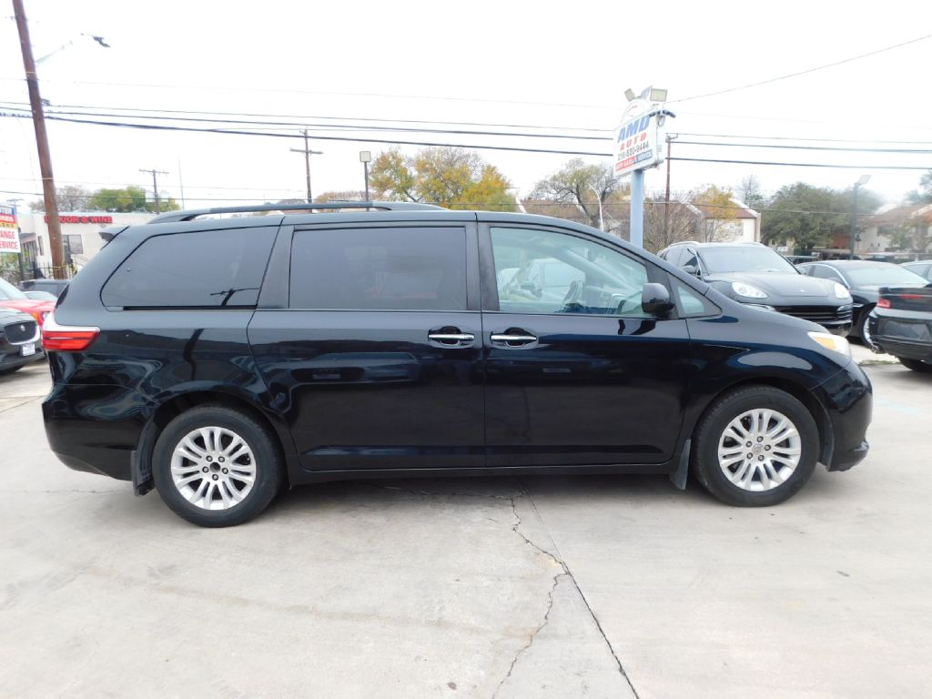 Used Car 2015 Toyota Sienna  Xle For Sale Under $15,000 In San Antonio, Texas