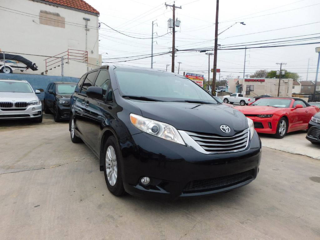 Used Car 2015 Toyota Sienna  Xle For Sale Under $15,000 In San Antonio, Texas