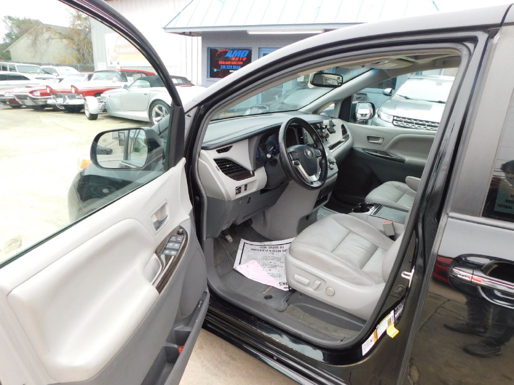 Used Car 2015 Toyota Sienna  Xle For Sale Under $15,000 In San Antonio, Texas