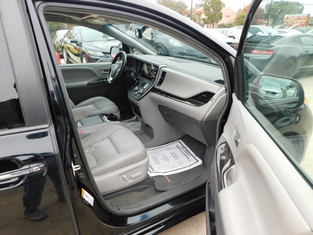 Used Car 2015 Toyota Sienna  Xle For Sale Under $15,000 In San Antonio, Texas