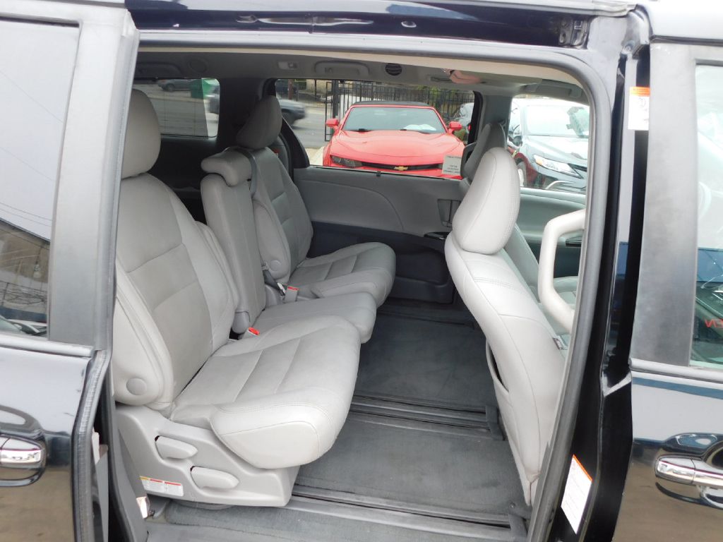 Used Car 2015 Toyota Sienna  Xle For Sale Under $15,000 In San Antonio, Texas