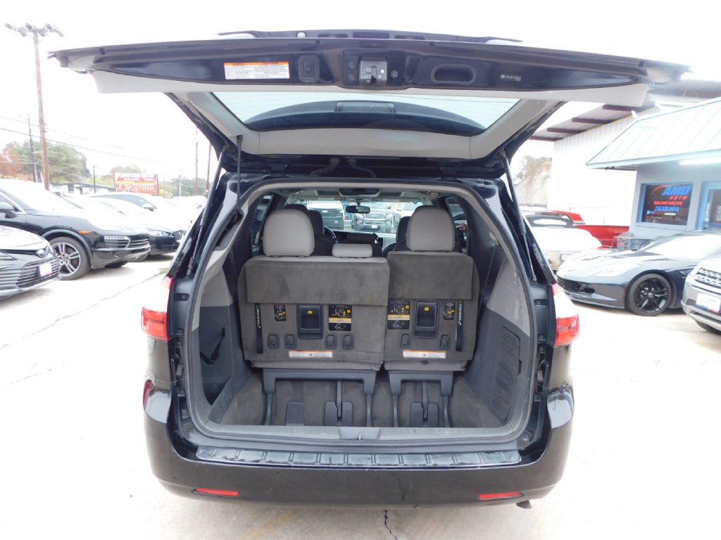 Used Car 2015 Toyota Sienna  Xle For Sale Under $15,000 In San Antonio, Texas