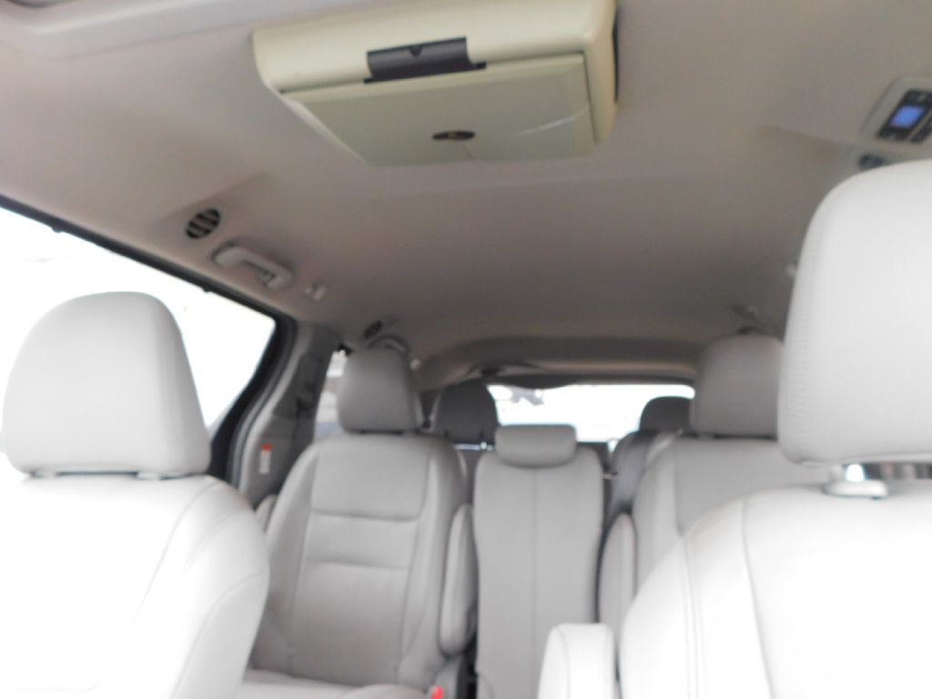 Used Car 2015 Toyota Sienna  Xle For Sale Under $15,000 In San Antonio, Texas