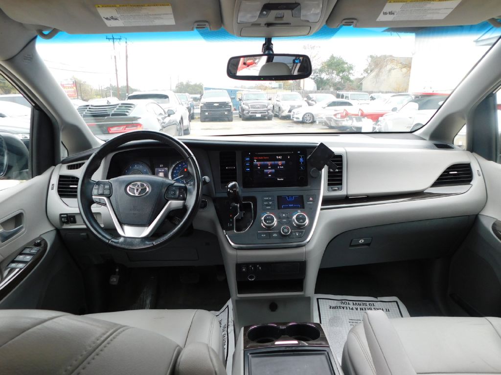 Used Car 2015 Toyota Sienna  Xle For Sale Under $15,000 In San Antonio, Texas