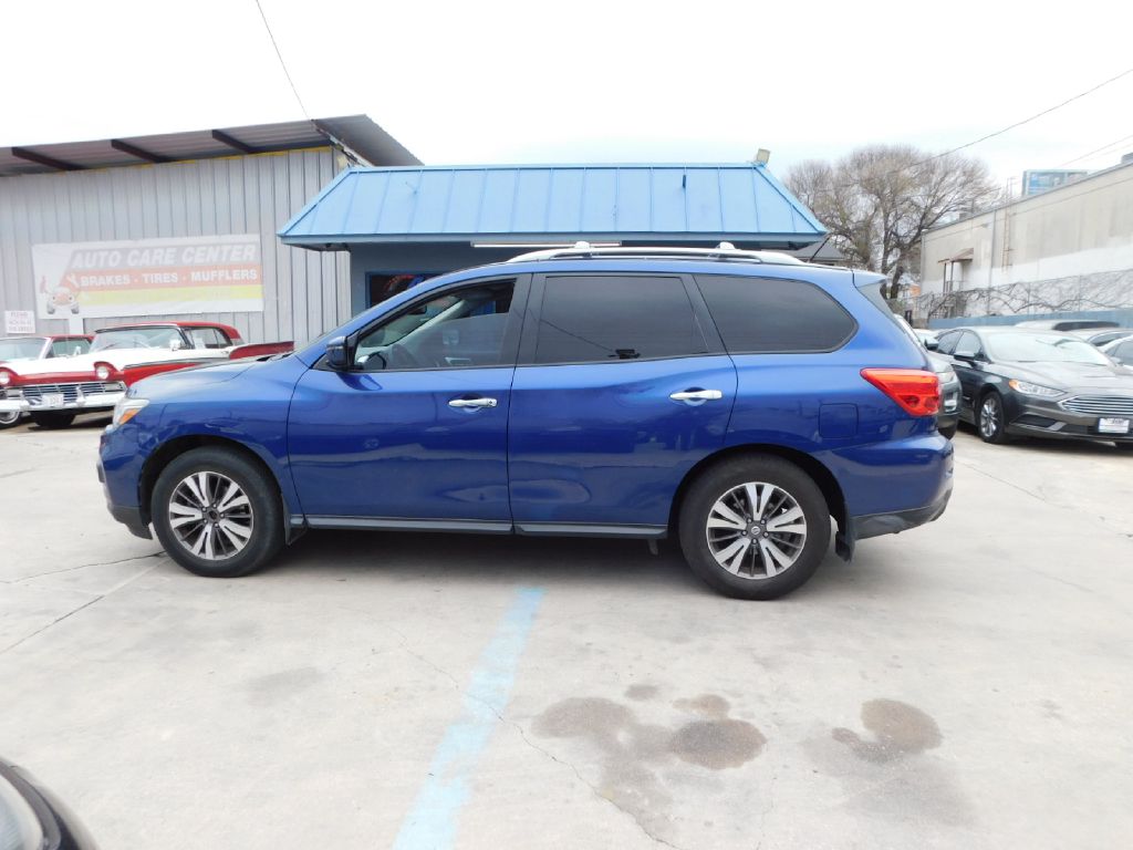 Used Car 2017 Nissan Pathfinder  S For Sale Under $12,000 In San Antonio, Texas