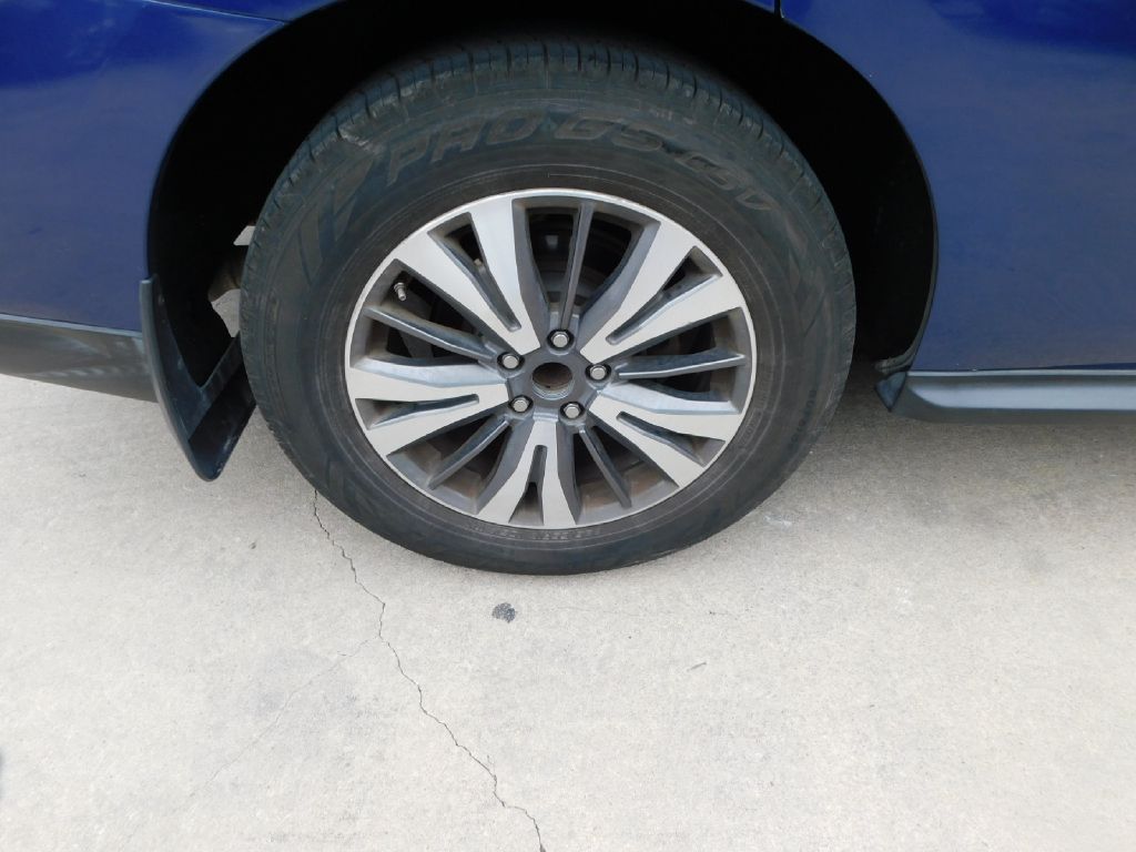 Used Car 2017 Nissan Pathfinder  S For Sale Under $12,000 In San Antonio, Texas