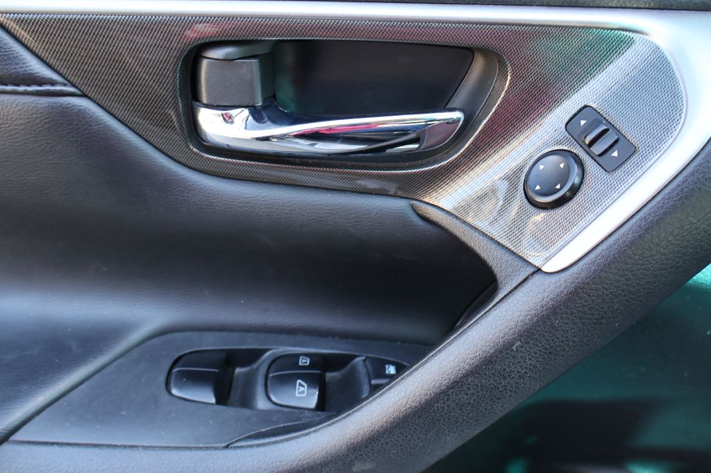 Used Car 2015 Nissan Altima  2.5 For Sale Under $10,000 In San Antonio, Texas