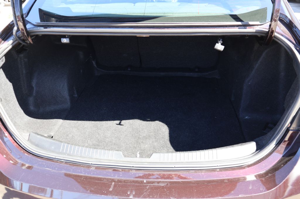 Used Car 2021 Chevrolet Malibu  Lt For Sale Under $12,000 In San Antonio, Texas