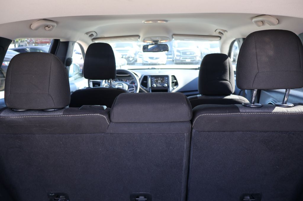 Used Car 2018 Jeep Cherokee  Latitude For Sale Under $10,000 In San Antonio, Texas