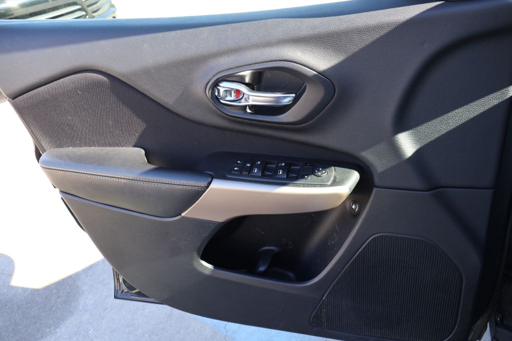 Used Car 2018 Jeep Cherokee  Latitude For Sale Under $10,000 In San Antonio, Texas