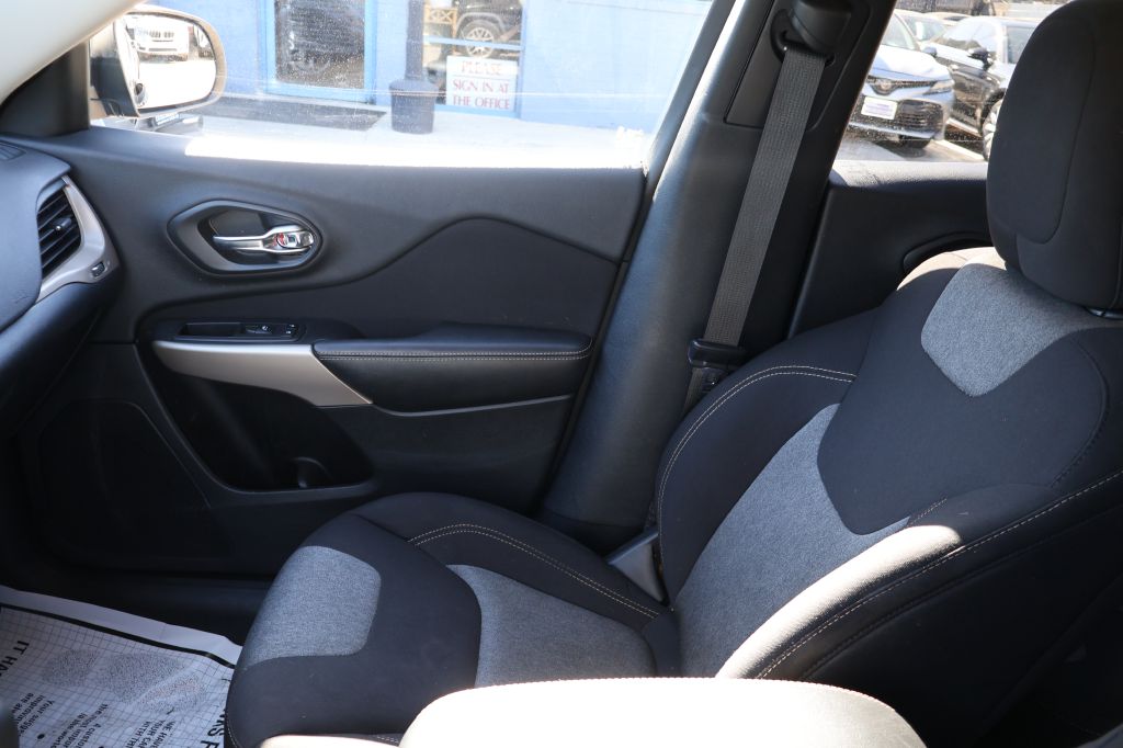 Used Car 2018 Jeep Cherokee  Latitude For Sale Under $10,000 In San Antonio, Texas