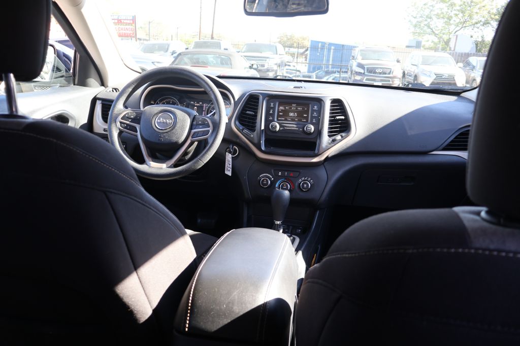 Used Car 2018 Jeep Cherokee  Latitude For Sale Under $10,000 In San Antonio, Texas