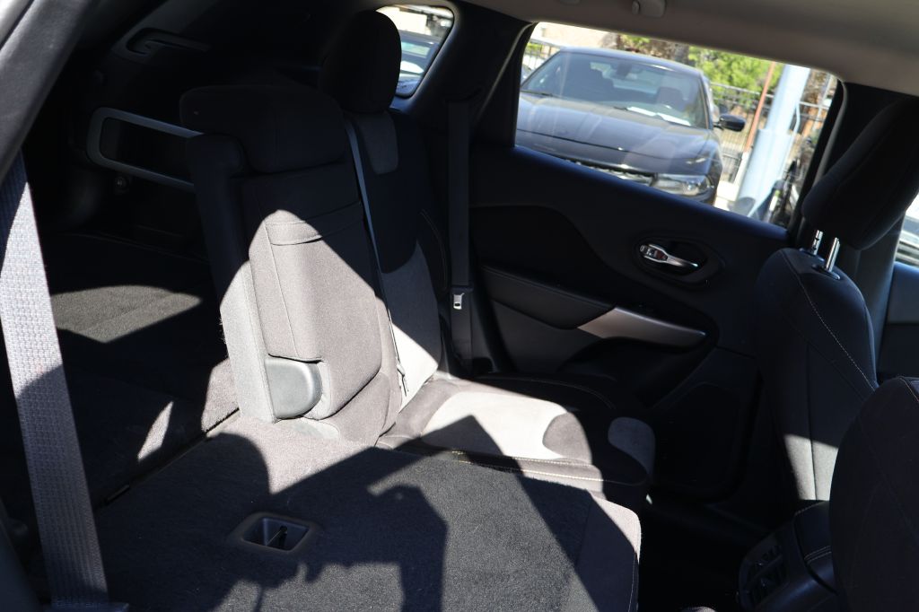 Used Car 2018 Jeep Cherokee  Latitude For Sale Under $10,000 In San Antonio, Texas