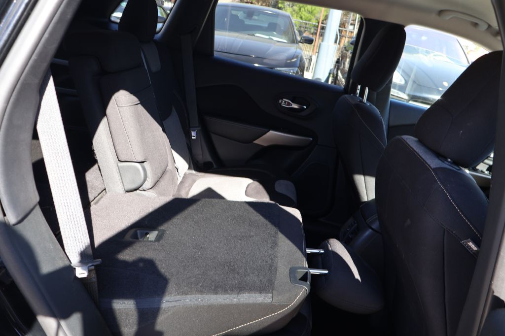 Used Car 2018 Jeep Cherokee  Latitude For Sale Under $10,000 In San Antonio, Texas