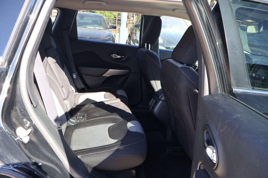 Used Car 2018 Jeep Cherokee  Latitude For Sale Under $10,000 In San Antonio, Texas